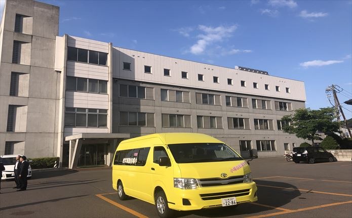 エレベーター完備!4階建ての校舎