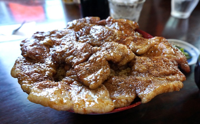 食事処！とんでん龍の「豚丼」