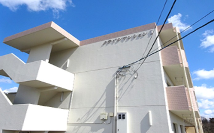 女性の宿舎「タテイシマンション」外観