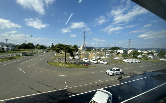 盛岡南ドライビングスクールの広々とした教習コース