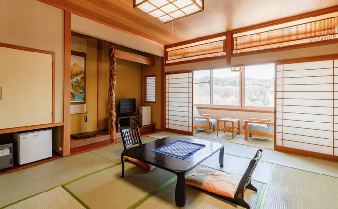 和の趣を感じる「川長」の客室
