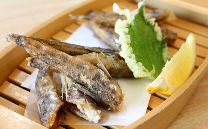 いわき名物「メヒカリの唐揚げ」