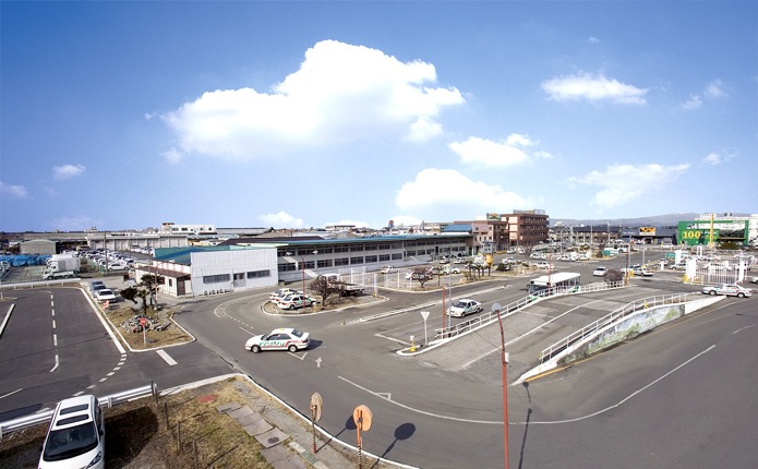 自動車教習所の全景