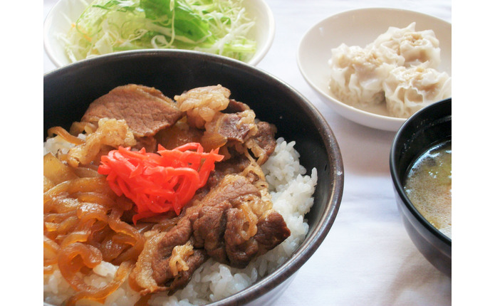 人気メニューの牛丼！