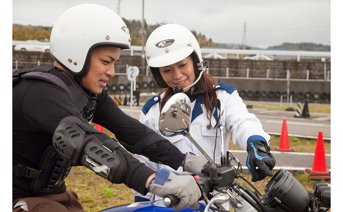 丁寧にバイクの運転技術を伝えます