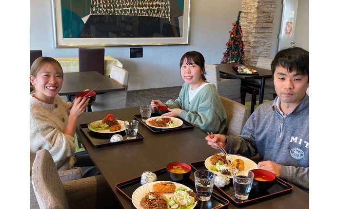 提携レストランで手作りの食事が大好評