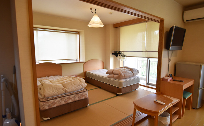 畳の落ち着いた相部屋で快適な合宿生活を（C-Remix）