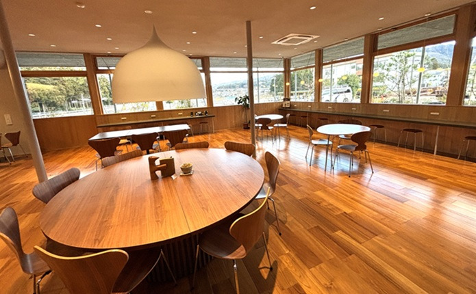 宿泊＆交流施設「TADAIMA」の1階　食事スペース