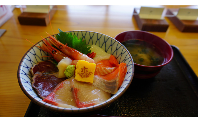 「かろいち」の海鮮丼