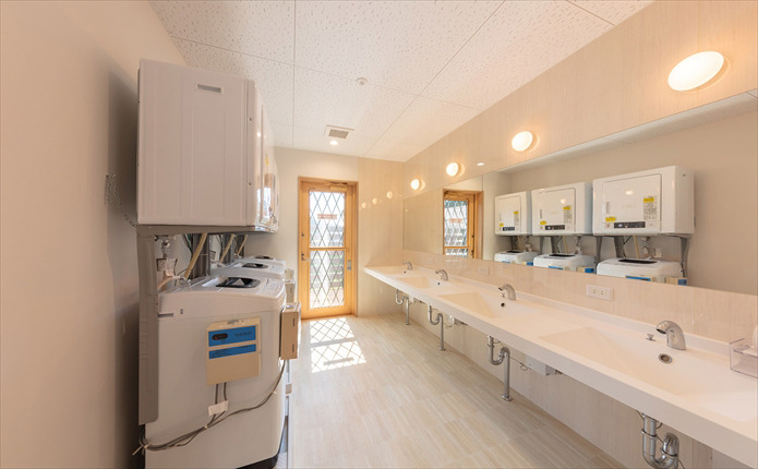男性宿舎（新館）のランドリースペース
