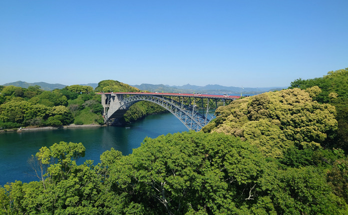 自然の息吹を感じる「西海橋」のパノラマ