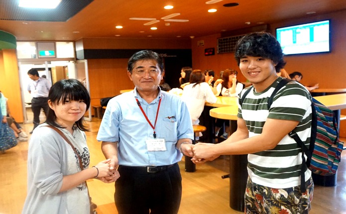 卒業検定合格!先生と記念写真。