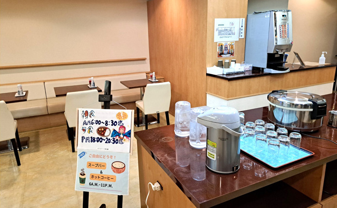 合宿生が宿泊するホテル「ホテルテトラ東室蘭」の食堂