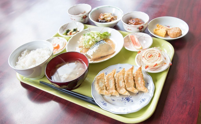 お食事は校内食堂で!