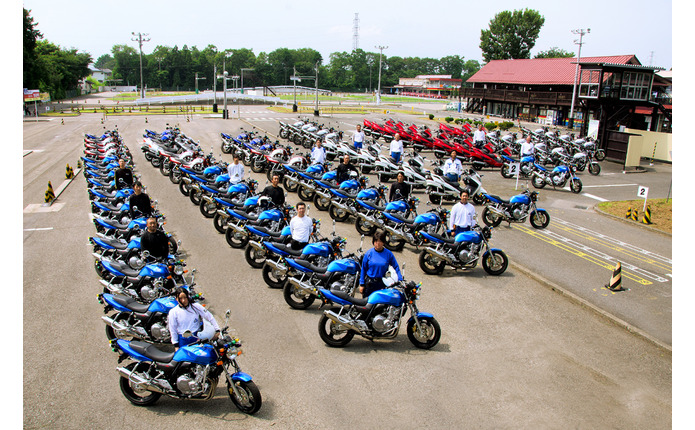 オールシーズンいつでも車とバイクの同時教習が受けられます!