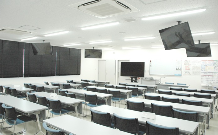 新しい校舎2階の学科教室