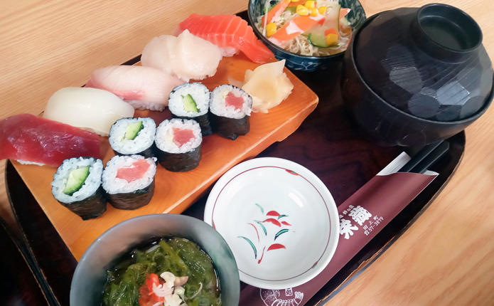 合宿の楽しみのひとつ、お寿司の特典
