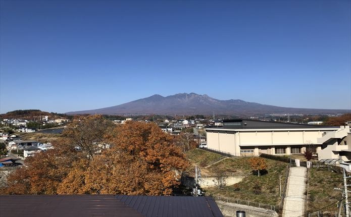 校舎屋上から見える八ヶ岳がきれい!