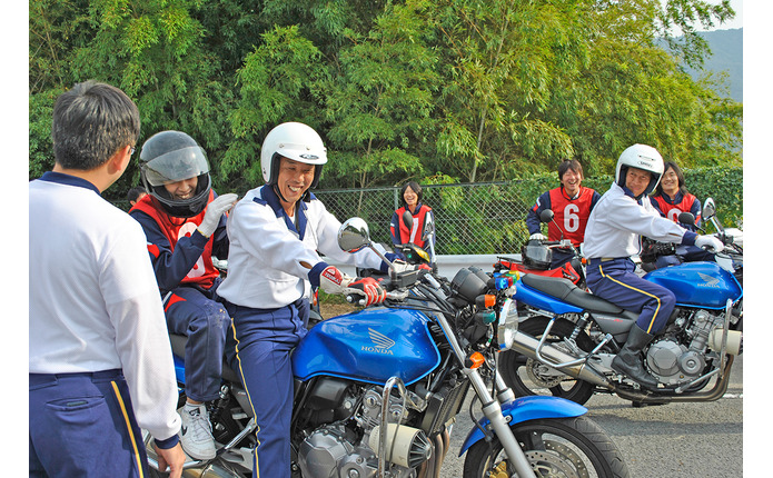 車とバイクの教習コースが分かれているので、のびのび教習!