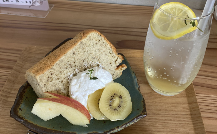 シフォンやスコーンが人気の『cafe noーーーka(カフェノーカ)』は教習所から徒歩圏内