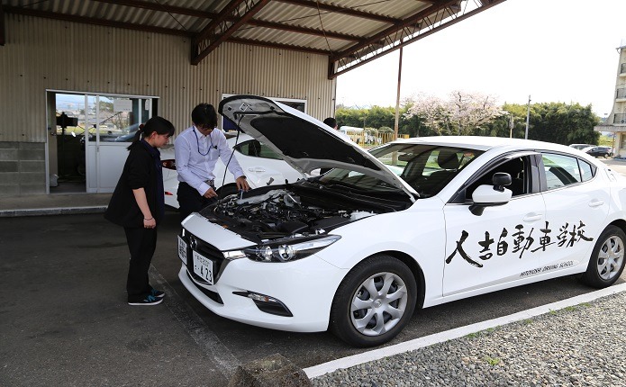 路上教習前の運行前点検