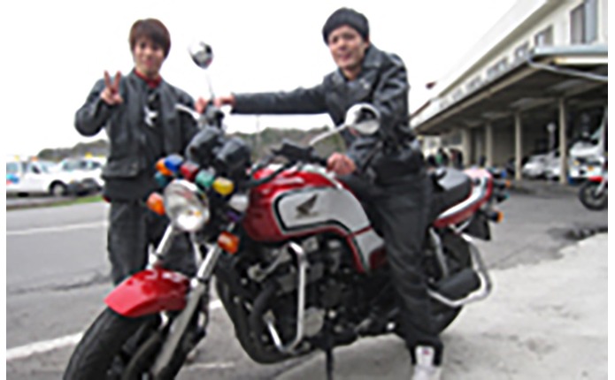 九州最大規模の伝統校で、車とバイクを同時に取得!